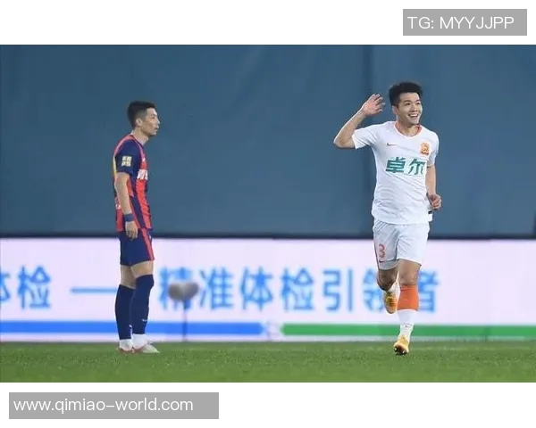 武汉网球队中路突破的战术解析与深度剖析 武汉网球队中路突破的战术解析与深度剖析