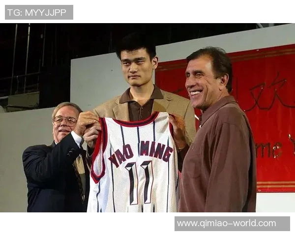 武艺争锋姚明巅峰对决谁能胜出武林高手与篮球巨星的较量 武艺争锋姚明巅峰对决谁能胜出武林高手与篮球巨星的较量